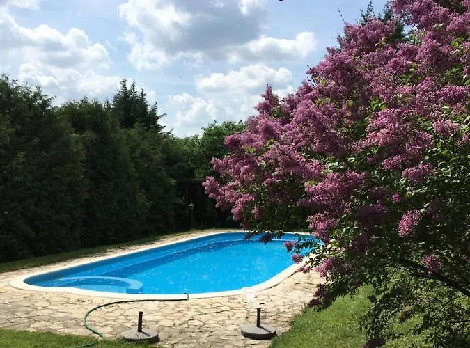 Heregi Eden Vendeghaz *